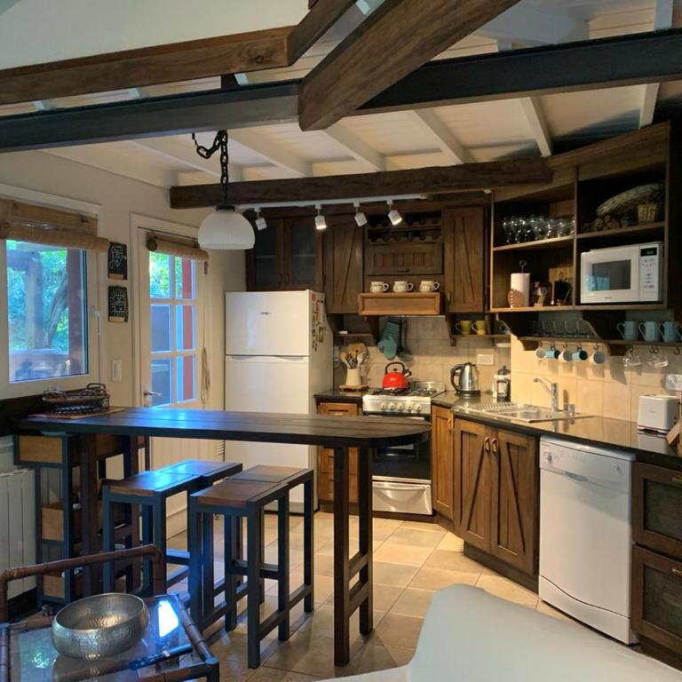 casa Cariloimagine, para 14 personas, con servicios, 3 cuadras de la playa y 3 del centro comercial - Casa - 26