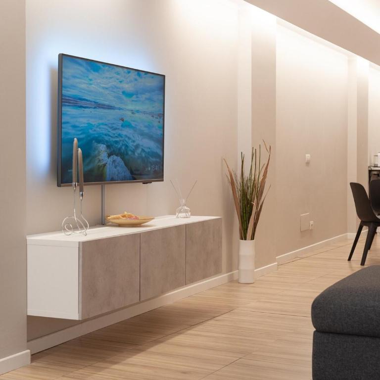 Rimini Centro Loft Open Space Titan's Lair - Appartamento con 2 Camere da Letto - 1