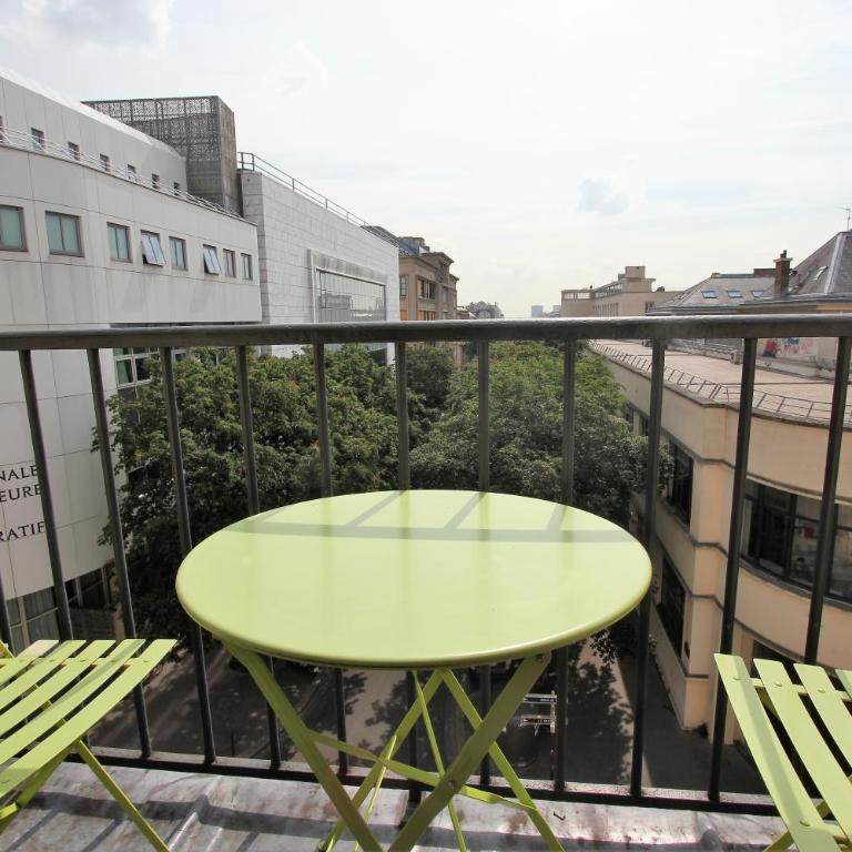 Appartement 5 chambres au dernier étage - Appartement - 12