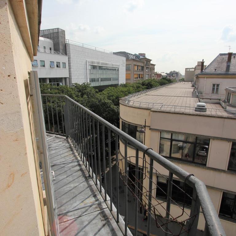 Appartement 5 chambres au dernier étage - Appartement - 21