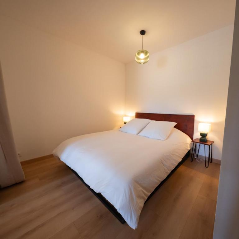 Charmant appartement proche mer - centre ville - Two-Bedroom Apartment with Terrace - 9