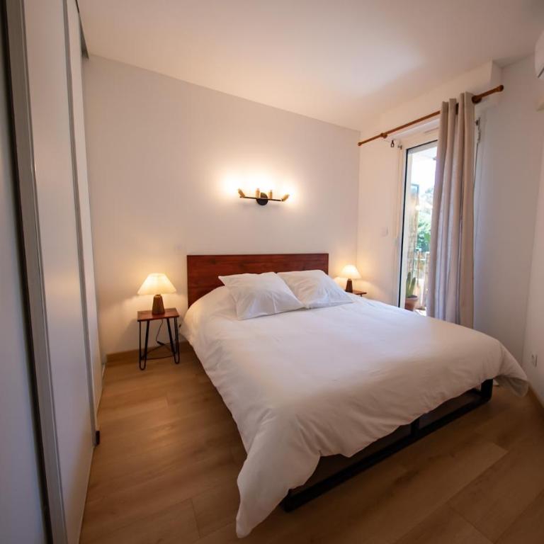 Charmant appartement proche mer - centre ville - Two-Bedroom Apartment with Terrace - 11