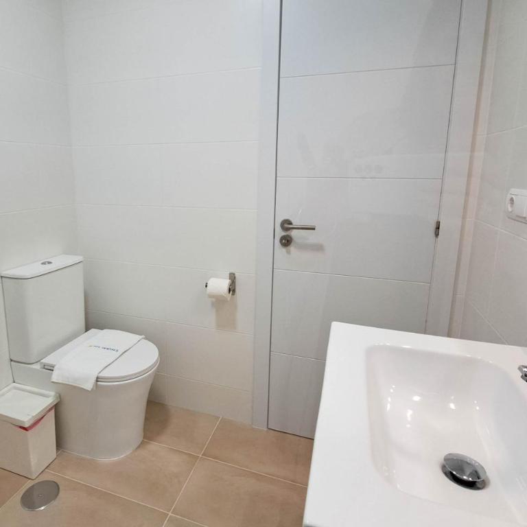Ref 200 - Apartamento de 2 dormitorios - Frente al océano - 24
