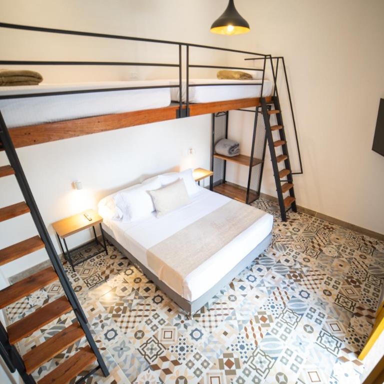 Casa Serafin Hotel - Standard Quadruple Room - 3