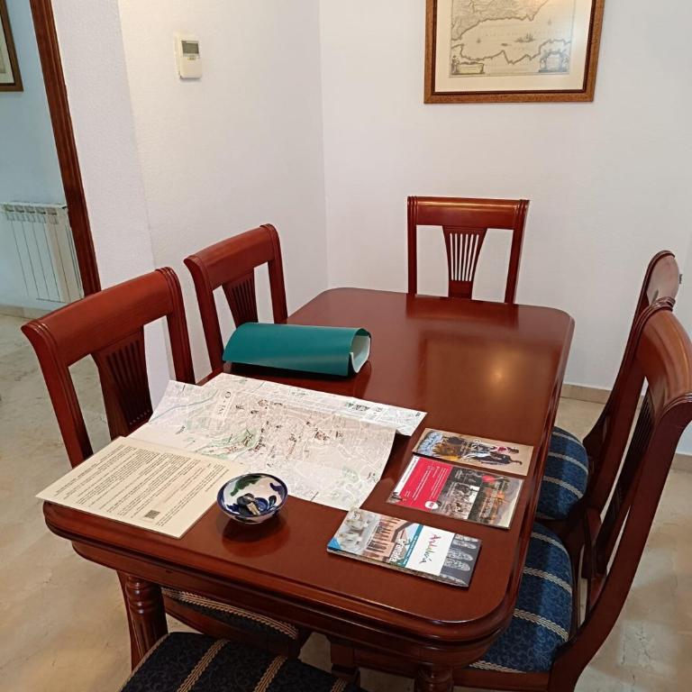 4 balconies house, central and near the Alhambra - Two-Bedroom Apartment - 13