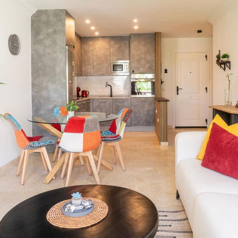Stylish Coastal Living Near Estepona Marina - Apartamento - 1