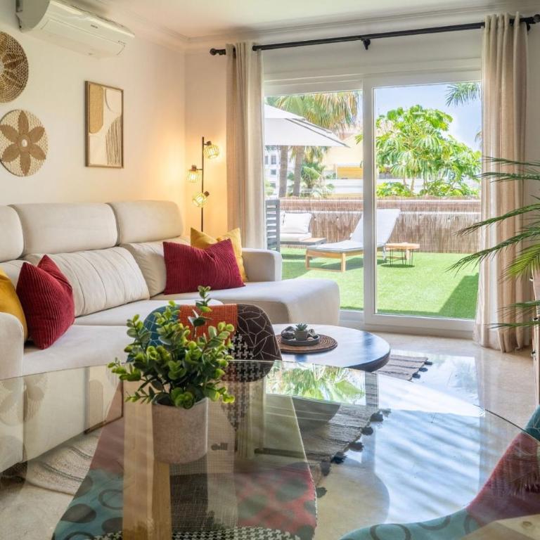 Stylish Coastal Living Near Estepona Marina - Apartamento - 2