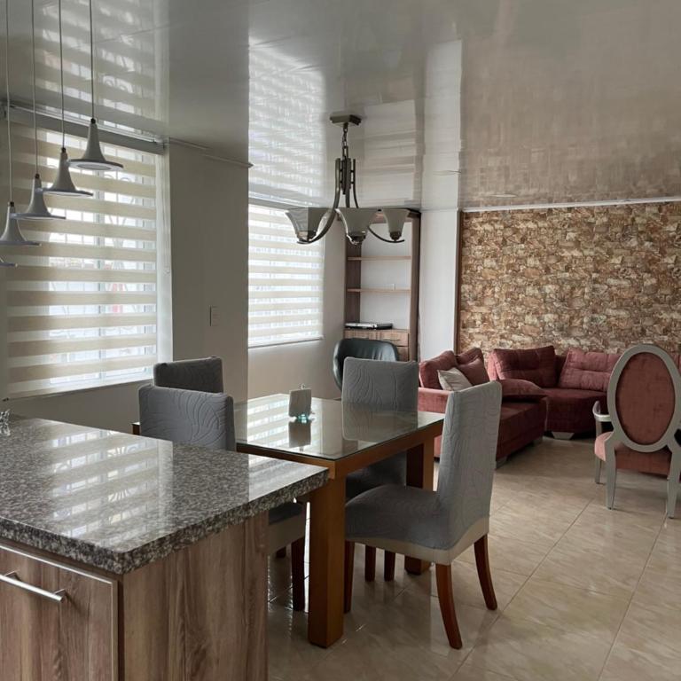 Apartamento familiar en el centro de Pereira - Three-Bedroom Apartment with Balcony - 1