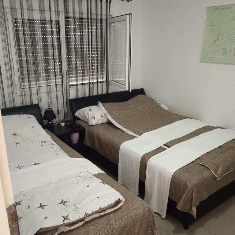 Sobe Paunović - Two-Bedroom Apartment - 11