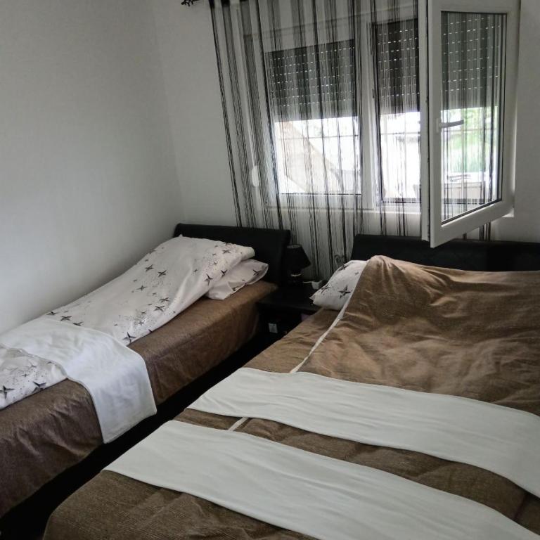 Sobe Paunović - Two-Bedroom Apartment - 17