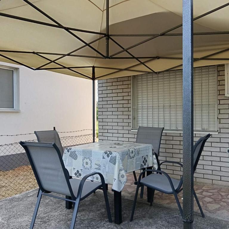 Sobe Paunović - Two-Bedroom Apartment - 21