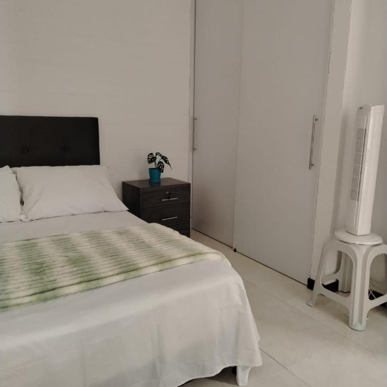 En Cali, Nuestra casa es tu hogar - One-Bedroom Apartment - 12