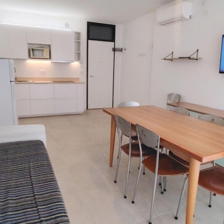 Sunny stay by the sea in Bibione - Apartment - 1