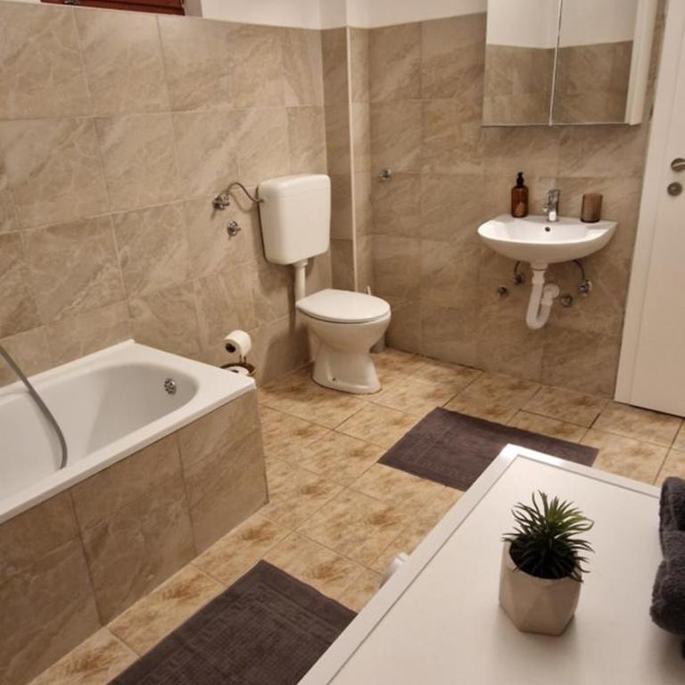 Omerbeg's Home - Apartman sa 2 Spavaće Sobe i Pogledom na Grad - 7