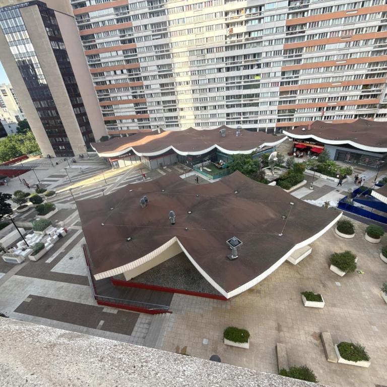 un cocon a deux pas du métro et avec parking inclus - Two-Bedroom Apartment - 27