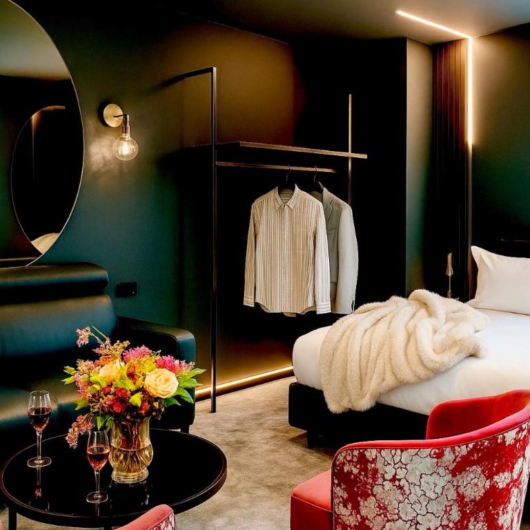 LIFE VOYAGE & SPA - Strasbourg's City Center Luxury Experience - Suite Deluxe - Private Sauna & 'Whirpool Bath' - 24