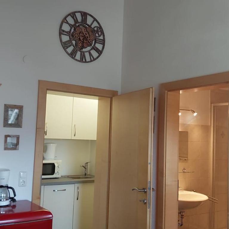 Villa-Musica "Das Harmonikahaus" Apartments, Harmonikabau und Seminare - Apartment - 17