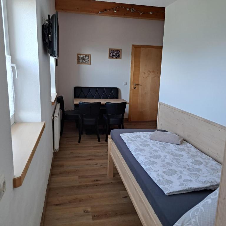 Villa-Musica "Das Harmonikahaus" Apartments, Harmonikabau und Seminare - Apartment - 13