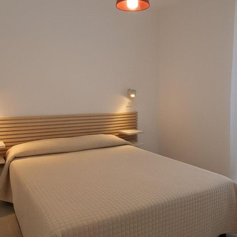 Relax on the terrace just 50 meters from the beach - Apartment - 3