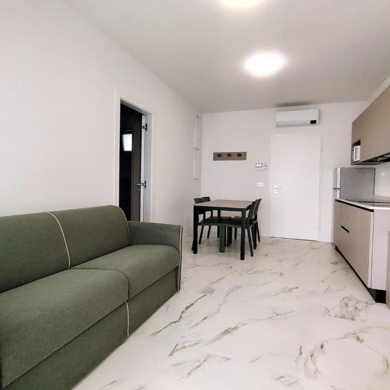 Stylish flat with terrace for your holiday in Bibione - Apartment - 1