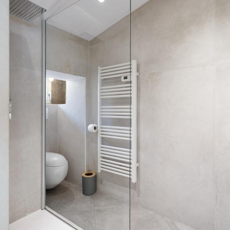 Nice Renting - 6B FRANCE - Massena beach design AC quiet center wifi - Appartement 2 Chambres - 12