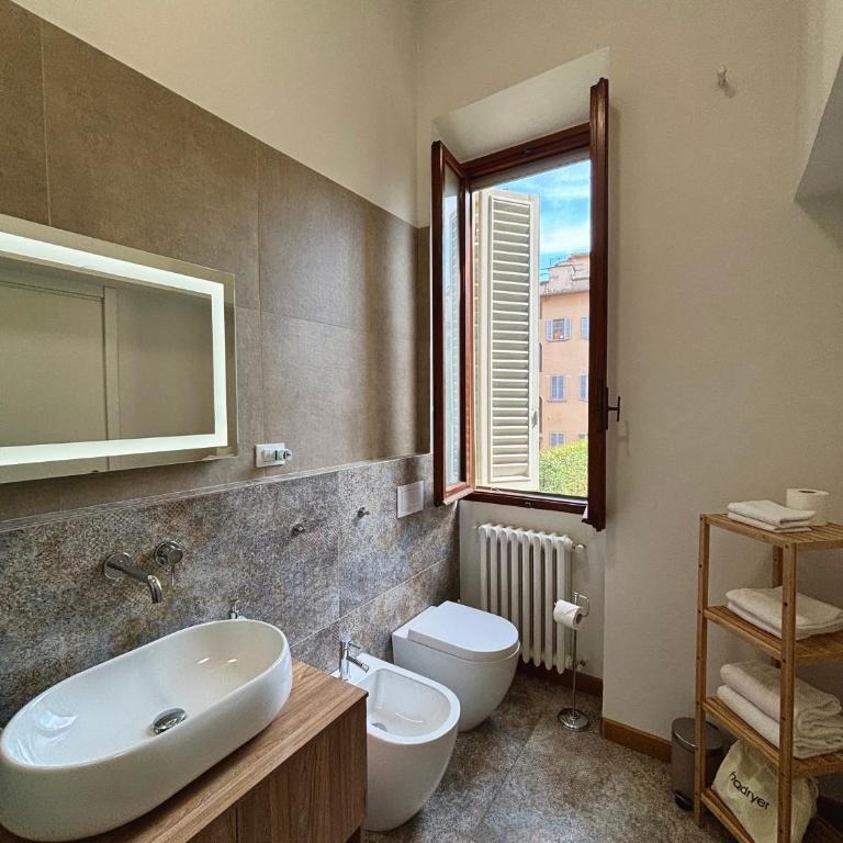 Affittacamere Medusa - Camera Matrimoniale/Doppia con Letti Singoli con Bagno Privato - 1