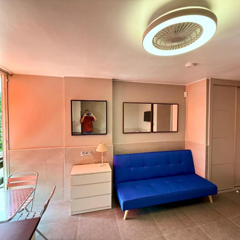 Newly renovated beach studio - One-Bedroom Apartment - 23