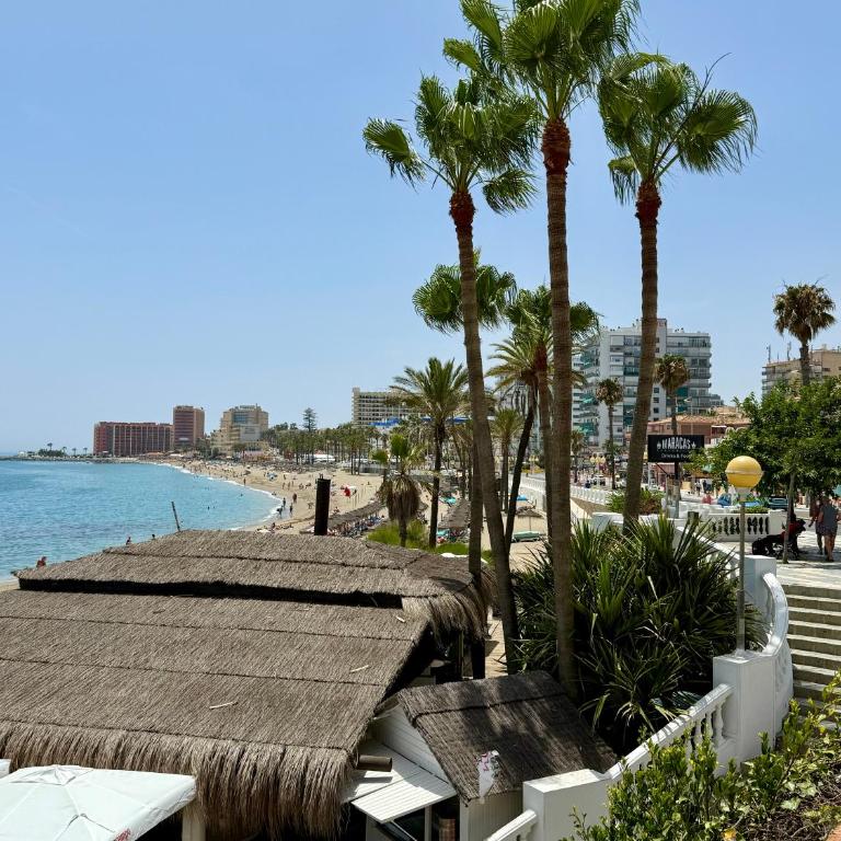 Newly renovated beach studio - One-Bedroom Apartment - 33