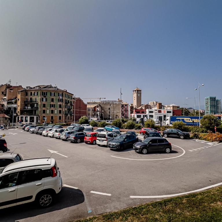 Savona Old Town - Free WIFI - Cruises 10 mins - One-Bedroom Apartment - 17