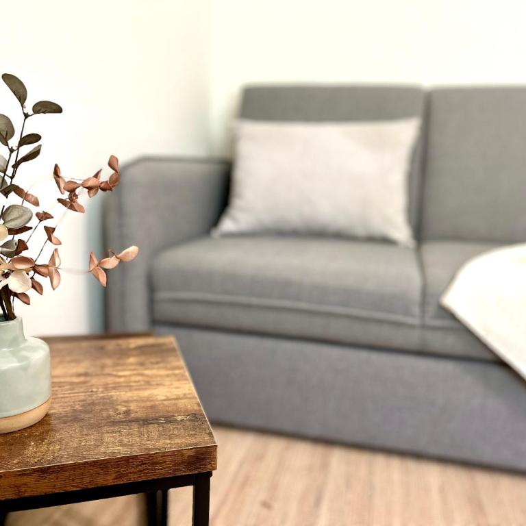 SEENZeit Apartments - Apartment mit 1 Schlafzimmer, Balkon und Bergblick - 2