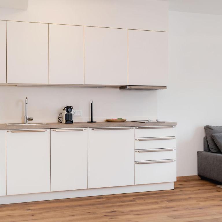 SEENZeit Apartments - Apartment mit 1 Schlafzimmer, Balkon und Aussicht auf das Wasser - 10