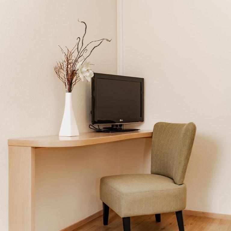SEENZeit Apartments - Apartment mit 1 Schlafzimmer, Balkon und Bergblick - 14
