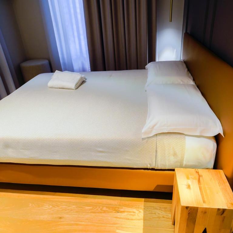 Virginia Madre Luxury Rooms - Boutique Guest House - Camera Matrimoniale Deluxe con Balcone - 5
