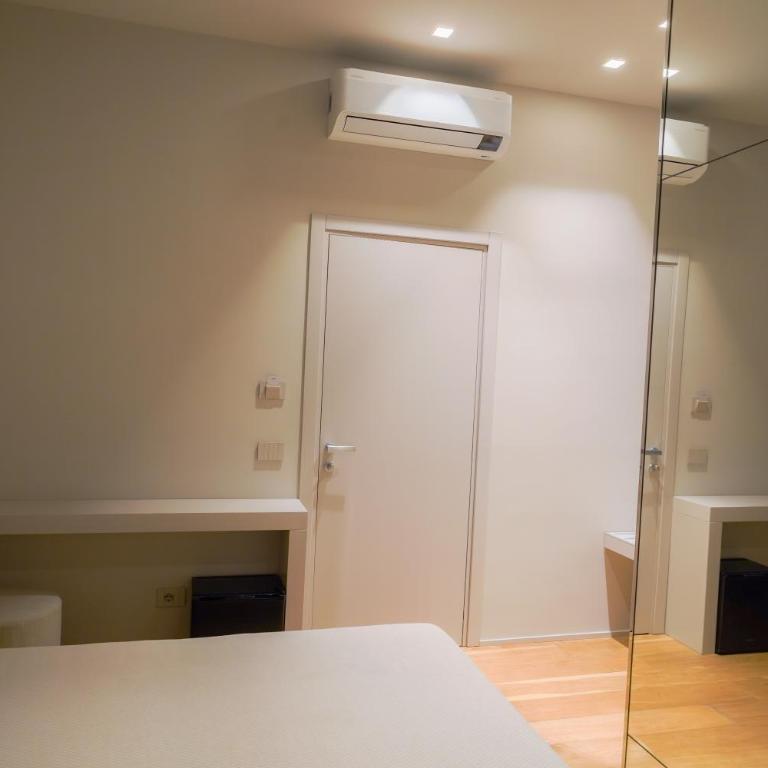 Virginia Madre Luxury Rooms - Boutique Guest House - Camera Deluxe - 8