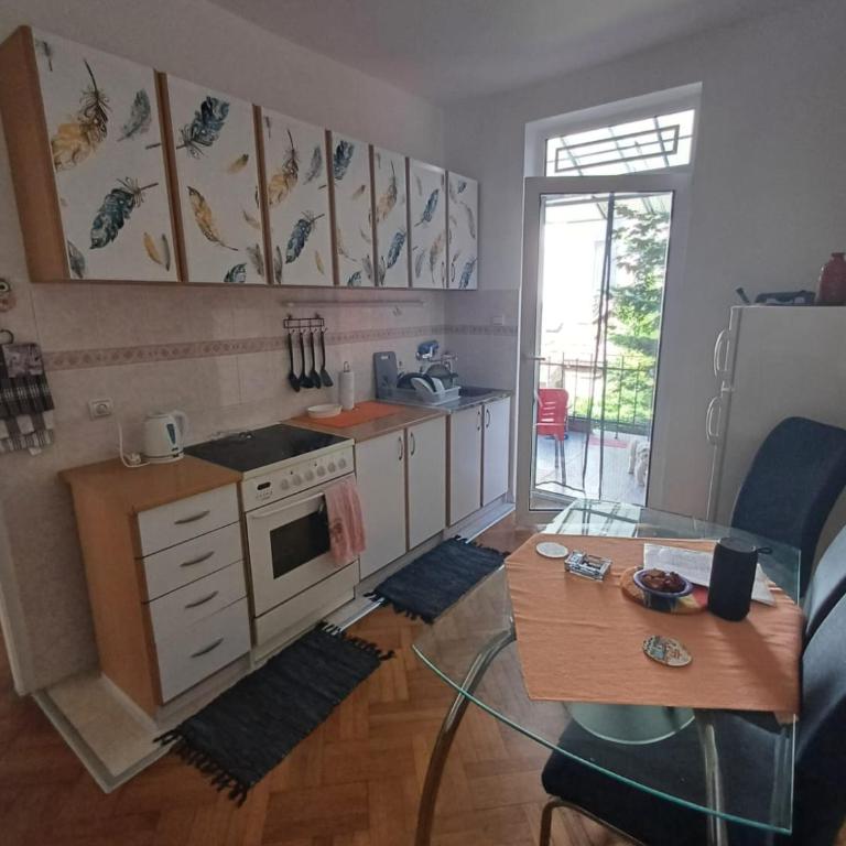 Glorry L - One-Bedroom Apartment - 5