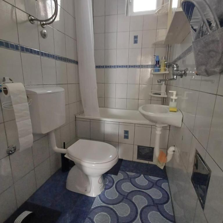 Glorry L - One-Bedroom Apartment - 4
