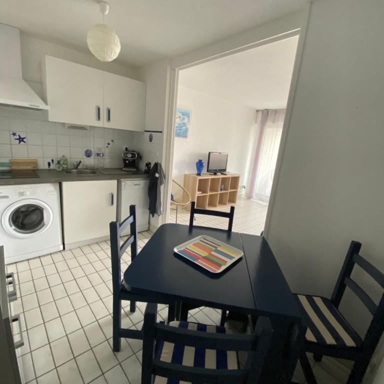 Appartement à la Grande Motte à 50m de la plage - Studio with Balcony - 16