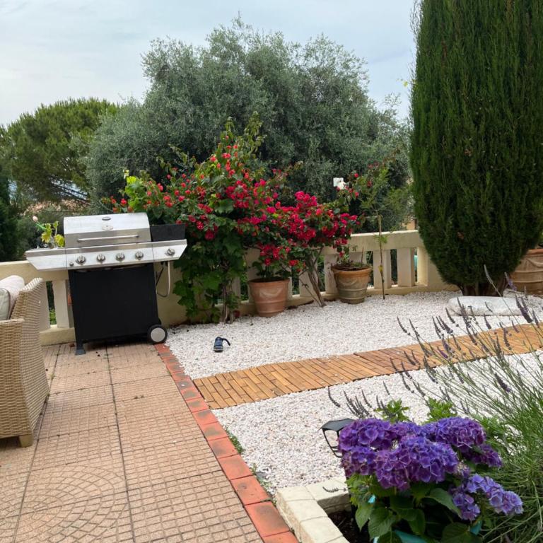 Magnifique studio bas de villa avec terasse et jardin Saint Jean Cap Ferrat - Apartamento de 1 dormitorio - 16