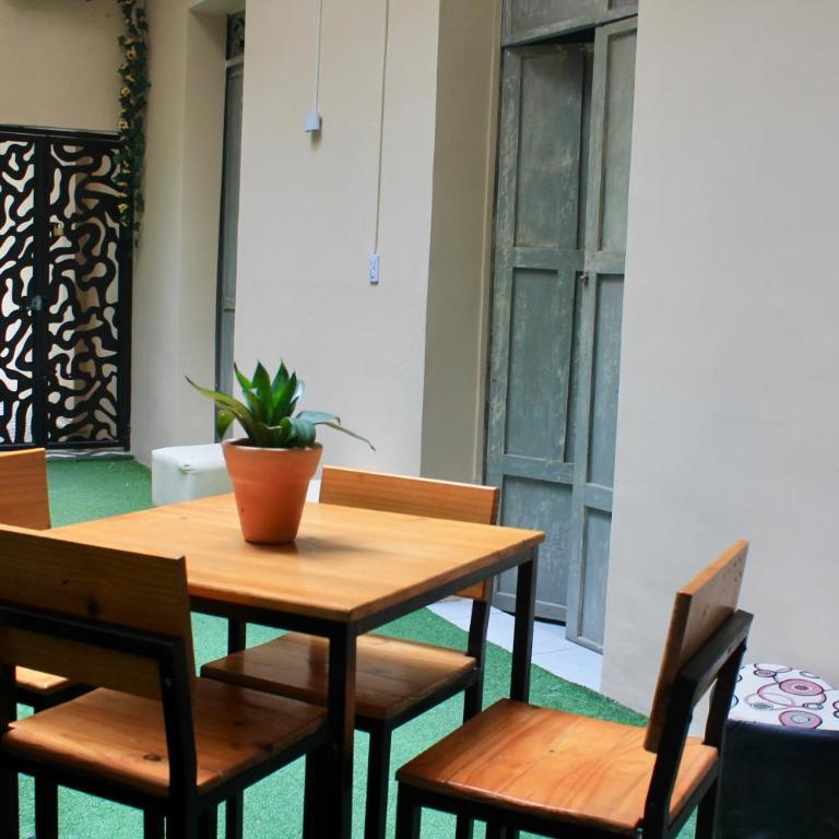 Juanis' House - Habitación Doble - 1 o 2 camas - 2