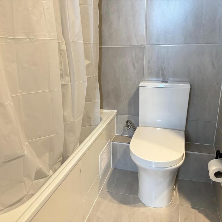 Studio frente al Muelle Barón - Terminal de Buses - One-Bedroom Apartment - 5