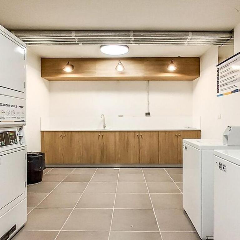 Alojamiento a pasos de Movistar Arenas, Universisdad de Chile y Parque O Higgins - One-Bedroom Apartment - 3