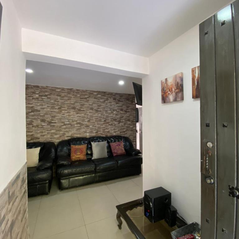 Acogedora casa muy cerca al centro histórico de Popayán - Casa de 5 dormitorios - 2