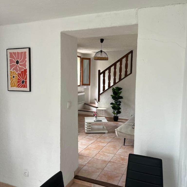 Maison à 20minutes de Nice - Villa 1 Chambre - 11