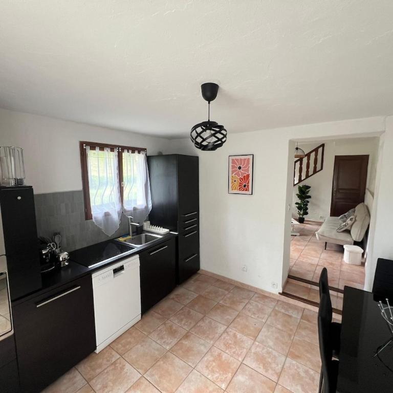 Maison à 20minutes de Nice - Villa 1 Chambre - 14