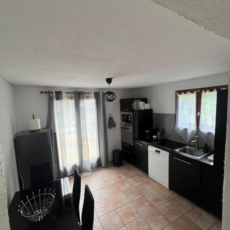 Maison à 20minutes de Nice - Villa 1 Chambre - 17