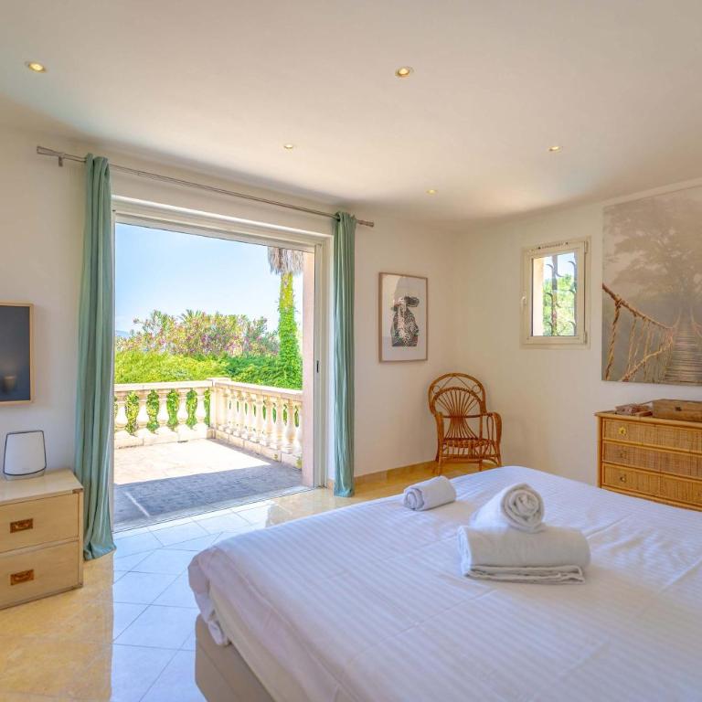 Villa La Perle l Pool & Terrace l Shellter Rentals - Villa - 3