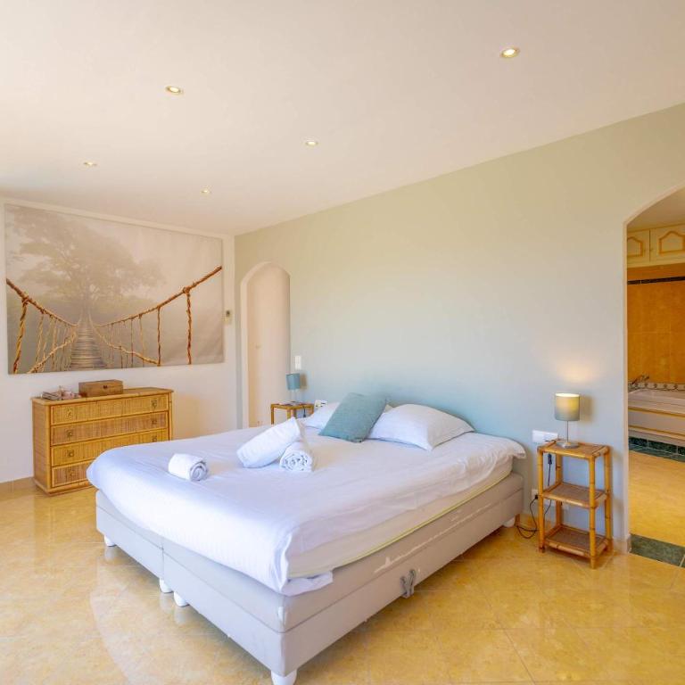 Villa La Perle l Pool & Terrace l Shellter Rentals - Villa - 16