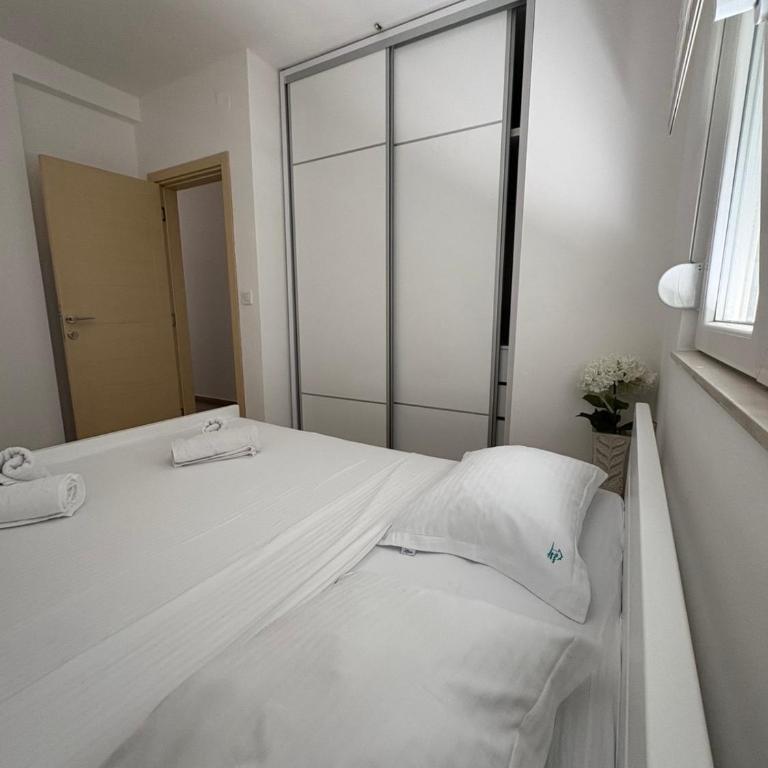 HAPPY HOME - Apartman sa 2 Spavaće Sobe - 2