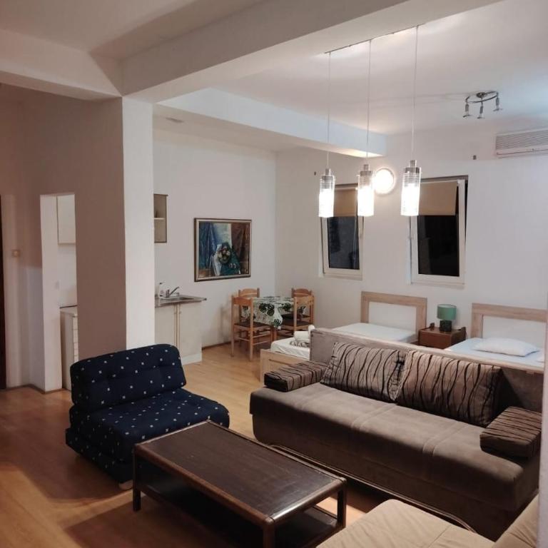 LaRos Apt - Studio Apartment - 4