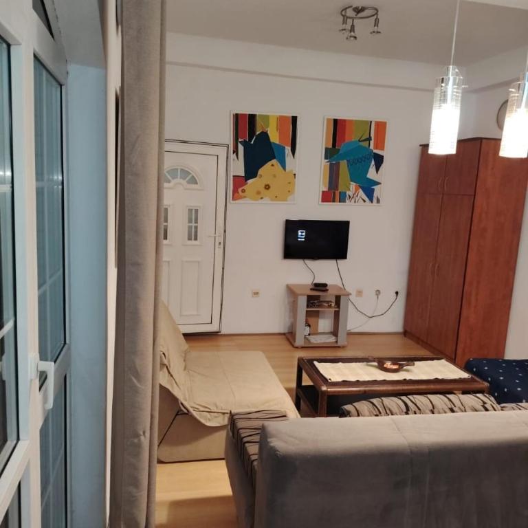 LaRos Apt - Studio Apartment - 5